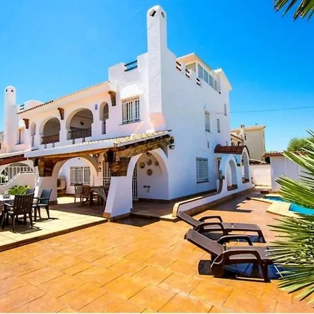 R116 Con Piscina Privada En Villa Cunit