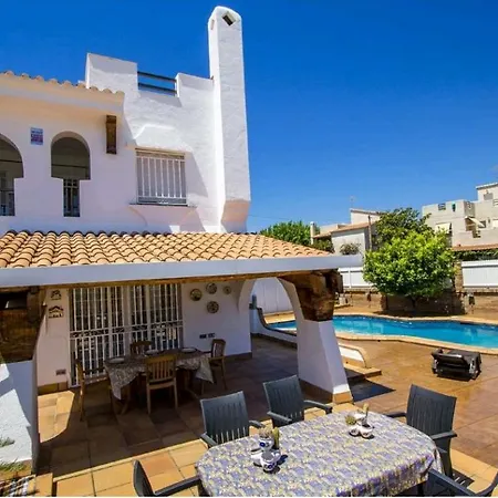 R116 Con Piscina Privada En Villa